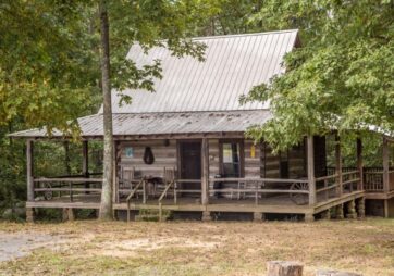 Cabin Two — log cabin rental Lookout Mountain Alabama